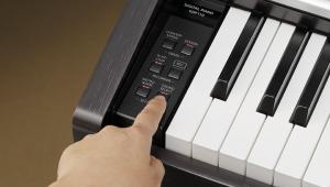 KDP110 также включает в себя множество удобных цифровых функций, дополняющих аутентичное прикосновение клавиатуры и богатые звуки рояля